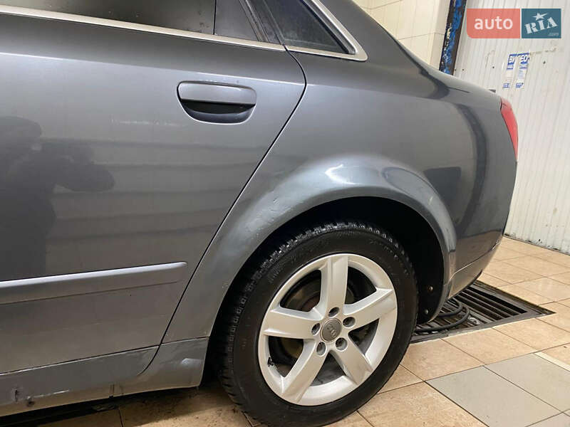 Седан Audi A4 2001 в Чугуеве