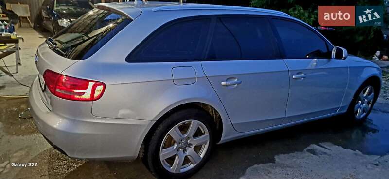 Универсал Audi A4 2011 в Берегово