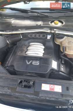 Седан Audi A4 2000 в 