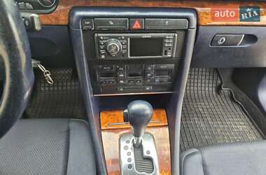Седан Audi A4 2001 в 