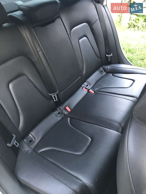 Седан Audi A4 2014 в Полтаве