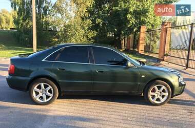 Седан Audi A4 2000 в 