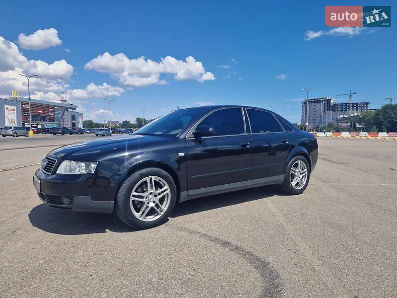 Седан Audi A4 2001 в Черноморске