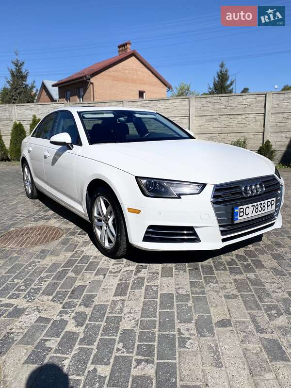 Седан Audi A4 2016 в Львові