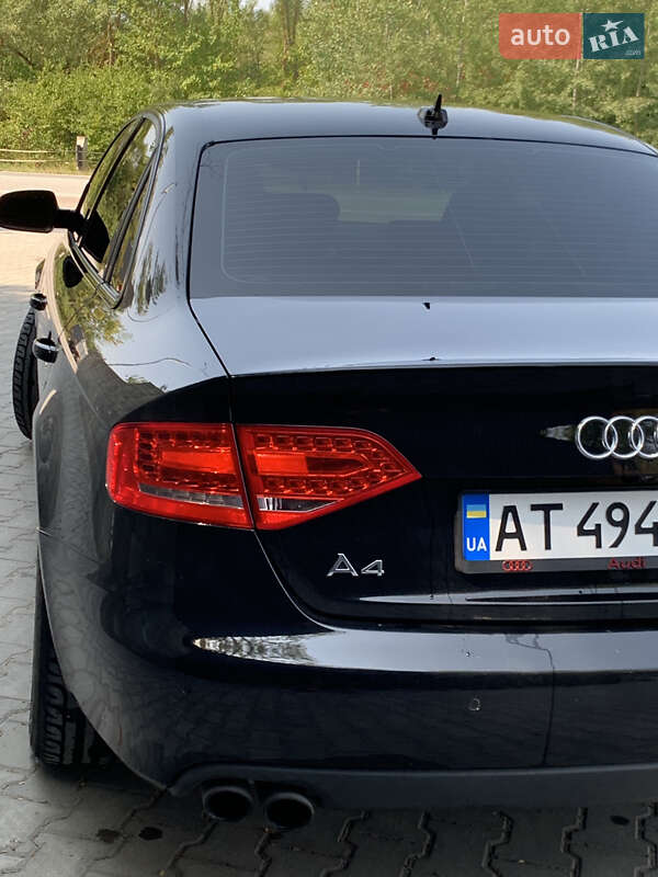 Седан Audi A4 2010 в Галиче