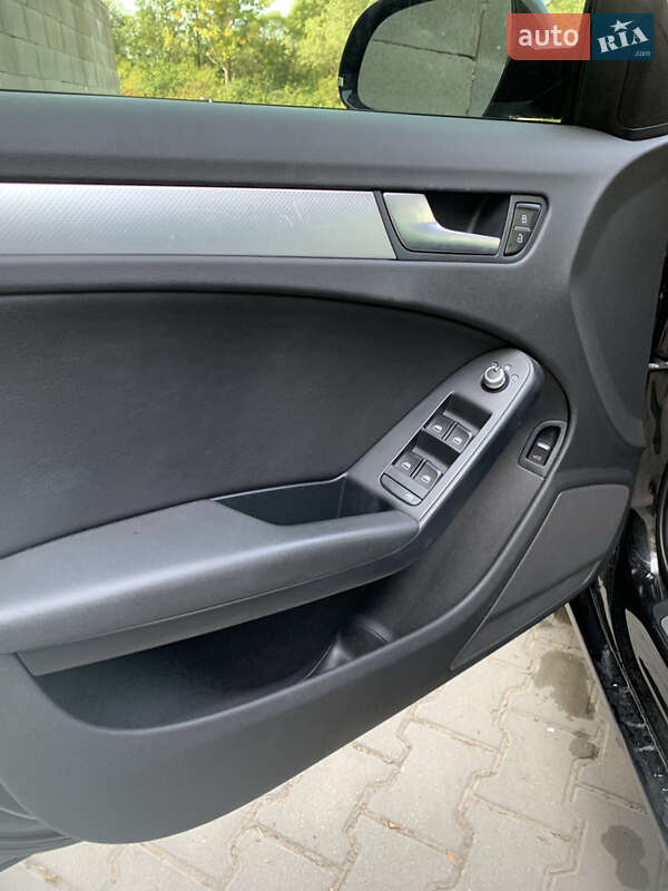 Седан Audi A4 2010 в Галиче