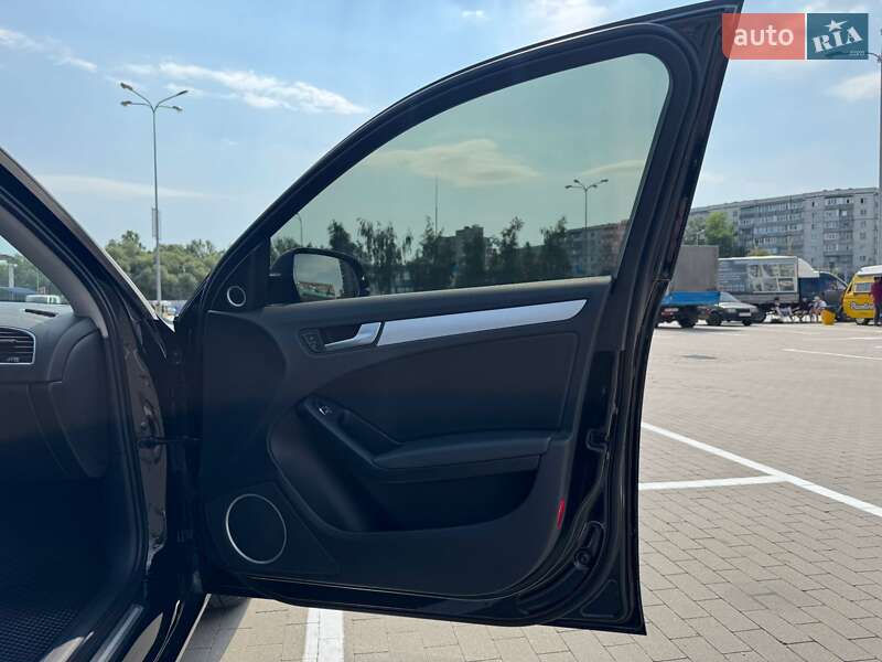 Седан Audi A4 2012 в Сумах