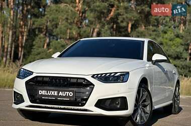 Седан Audi A4 2021 в 