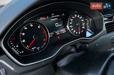 Седан Audi A4 2021 в 