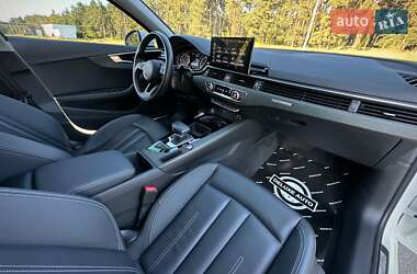 Седан Audi A4 2021 в 