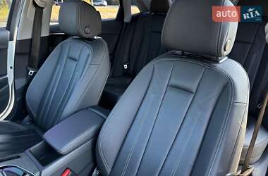 Седан Audi A4 2021 в 