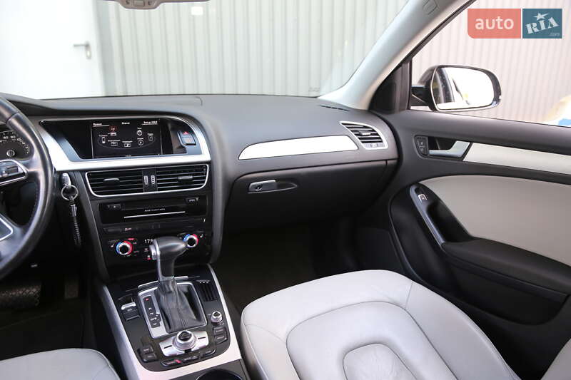 Седан Audi A4 2015 в Киеве