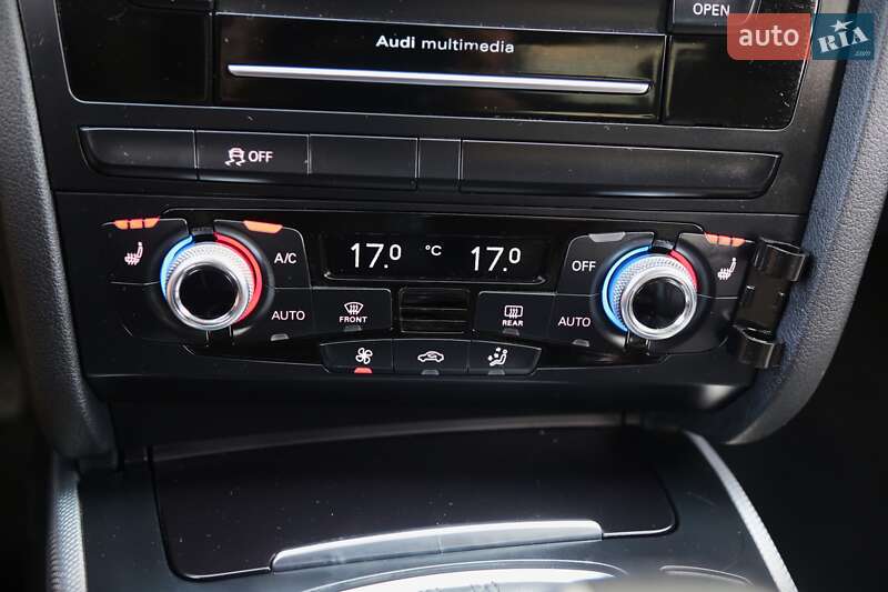 Седан Audi A4 2015 в Киеве