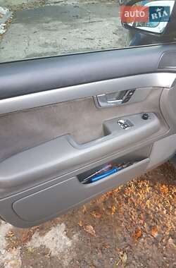 Седан Audi A4 2001 в 