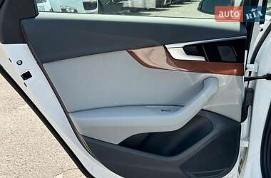 Седан Audi A4 2023 в 