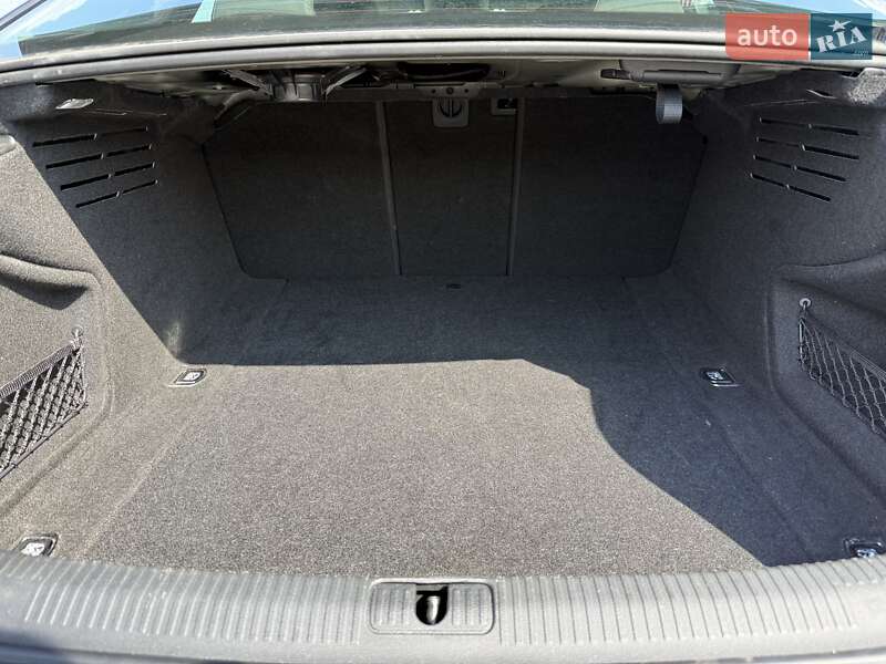 Седан Audi A4 2020 в Киеве