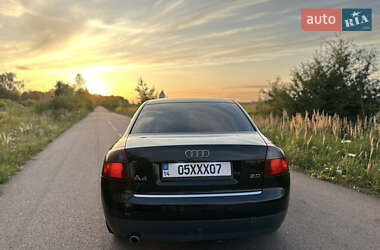 Седан Audi A4 2004 в 