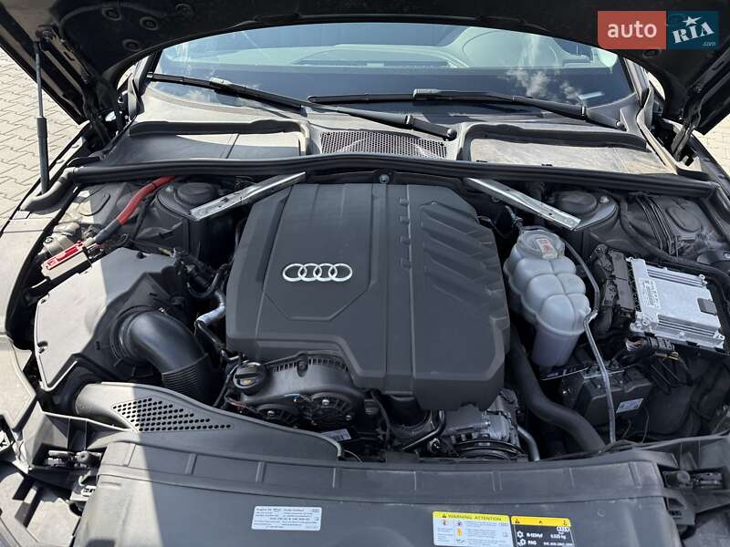 Седан Audi A4 2020 в Киеве