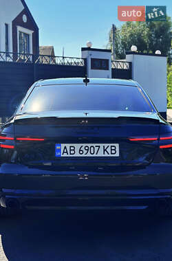 Седан Audi A4 2017 в 