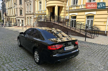 Седан Audi A4 2012 в 