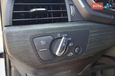 Седан Audi A4 2018 в 