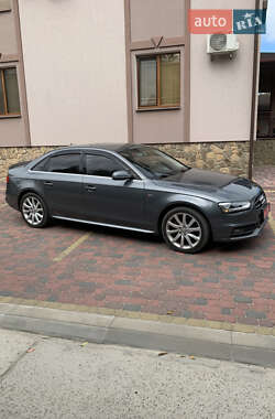 Седан Audi A4 2014 в 