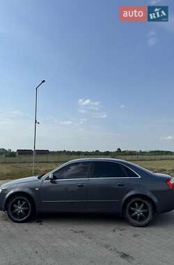 Седан Audi A4 2004 в 