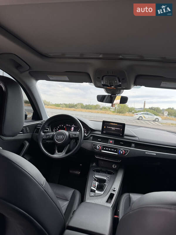 Седан Audi A4 2017 в Николаеве