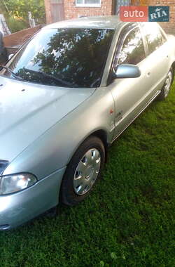 Седан Audi A4 1998 в 