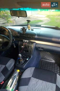 Седан Audi A4 1998 в 