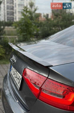 Седан Audi A4 2014 в 