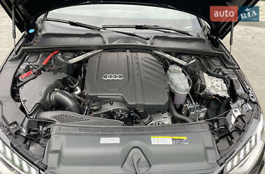 Седан Audi A4 2021 в 