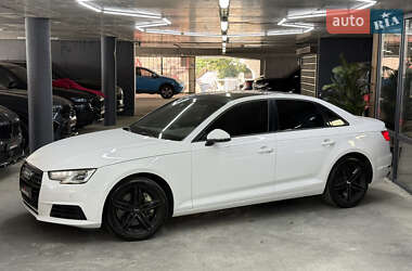 Седан Audi A4 2016 в 