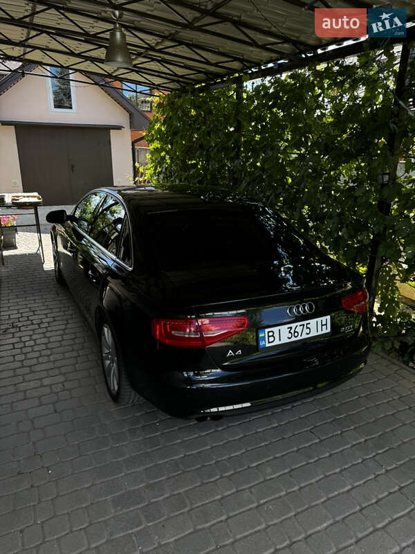 Седан Audi A4 2013 в Полтаве