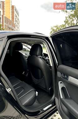 Седан Audi A4 2013 в Самборі