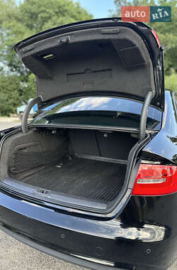 Седан Audi A4 2012 в 