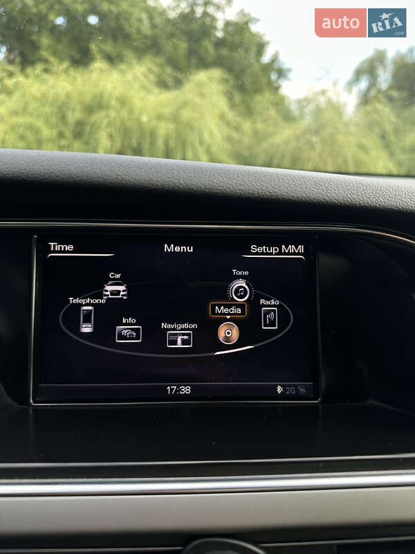 Седан Audi A4 2012 в Ивано-Франковске