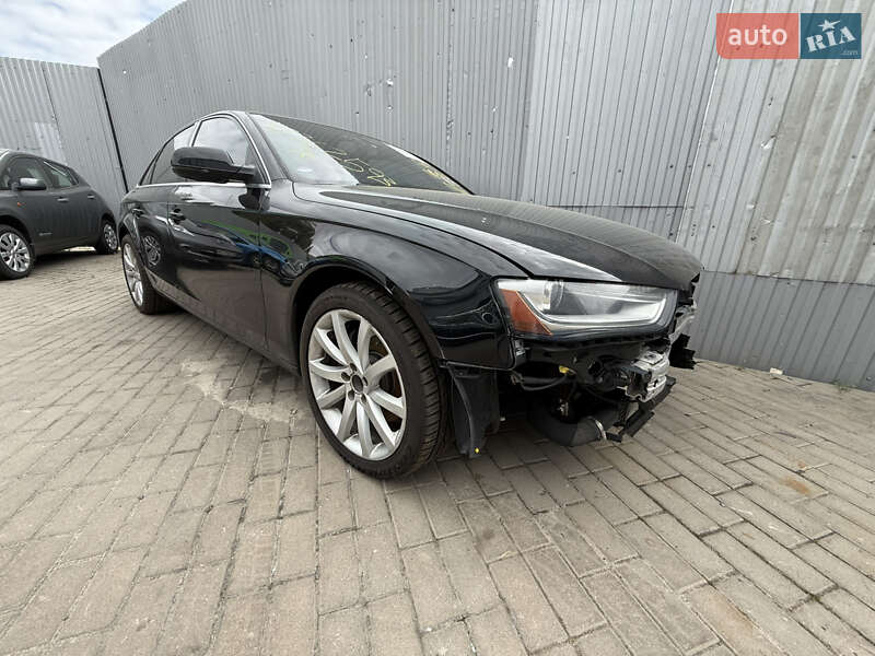 Седан Audi A4 2012 в 