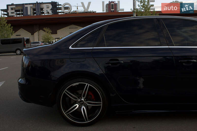 Седан Audi A4 2010 в Киеве