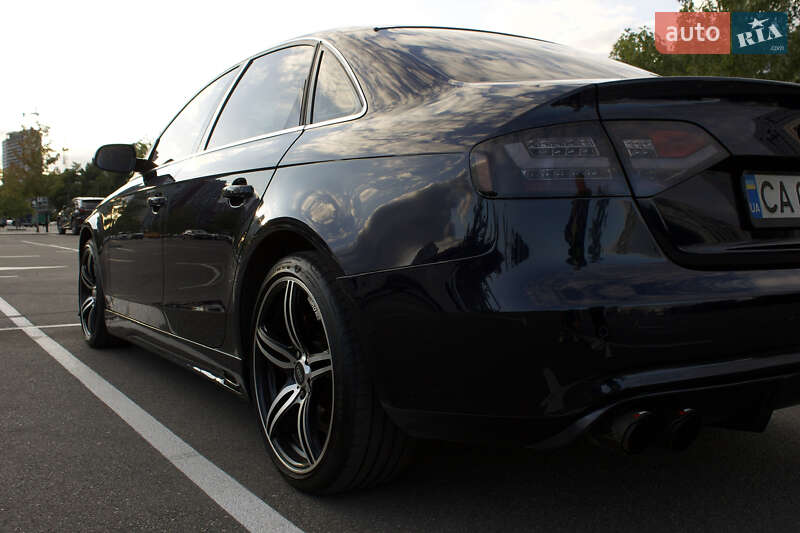 Седан Audi A4 2010 в Киеве