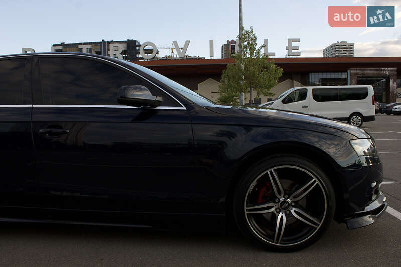 Седан Audi A4 2010 в Киеве
