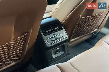 Седан Audi A4 2020 в 