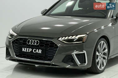 Седан Audi A4 2022 в 
