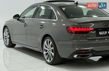Седан Audi A4 2022 в 