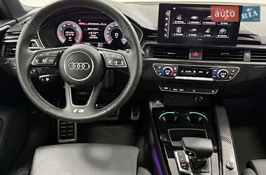 Седан Audi A4 2022 в 