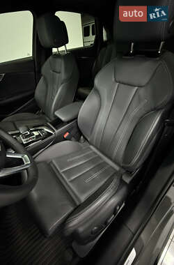 Седан Audi A4 2022 в 