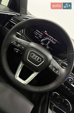 Седан Audi A4 2022 в 