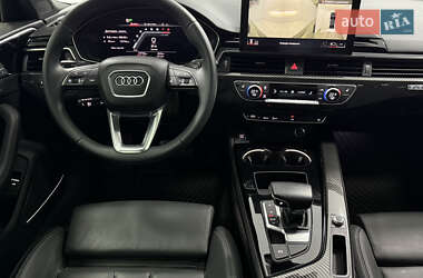 Седан Audi A4 2022 в 