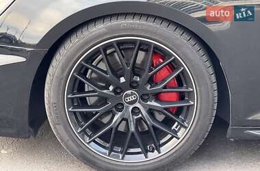 Седан Audi A4 2017 в 