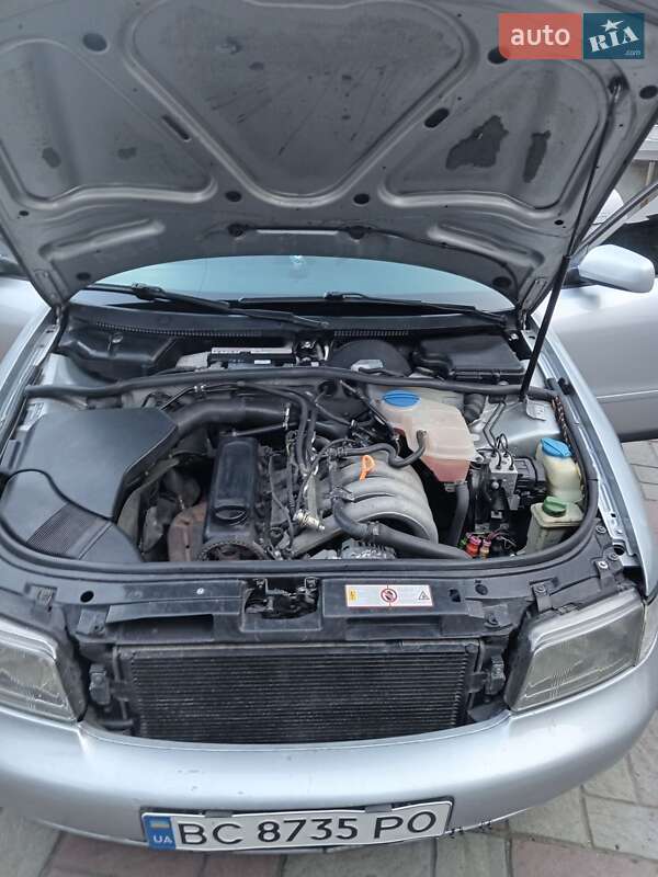 Седан Audi A4 1997 в Львове